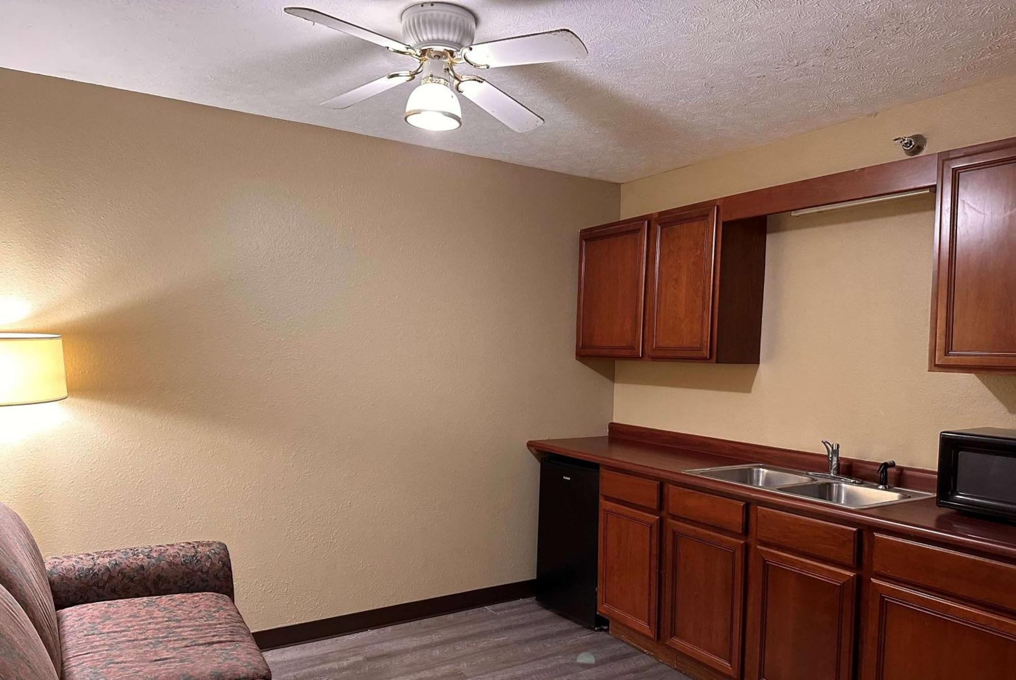 Hotel Super 8 By Wyndham Bellefontaine Extérieur photo