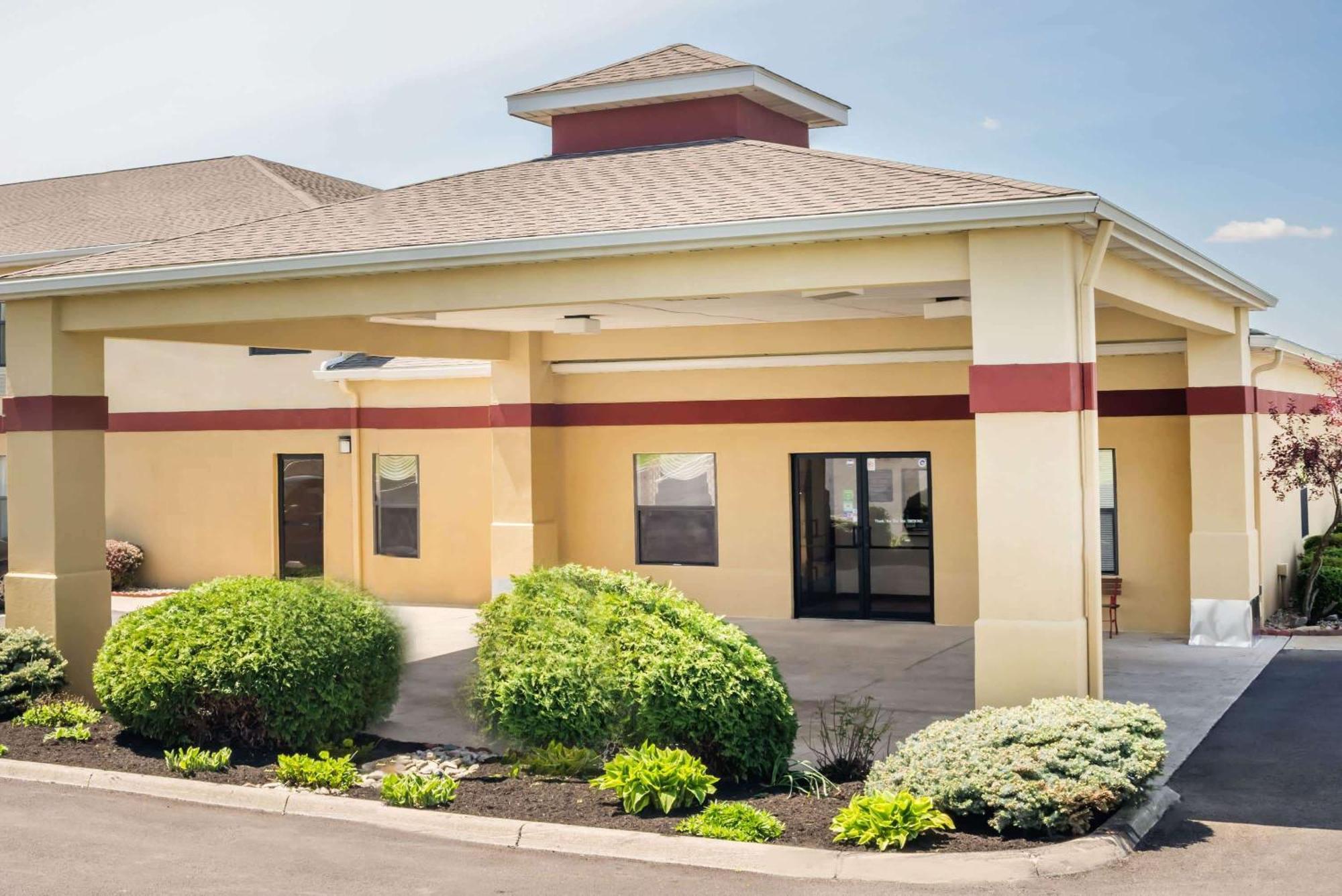 Hotel Super 8 By Wyndham Bellefontaine Extérieur photo